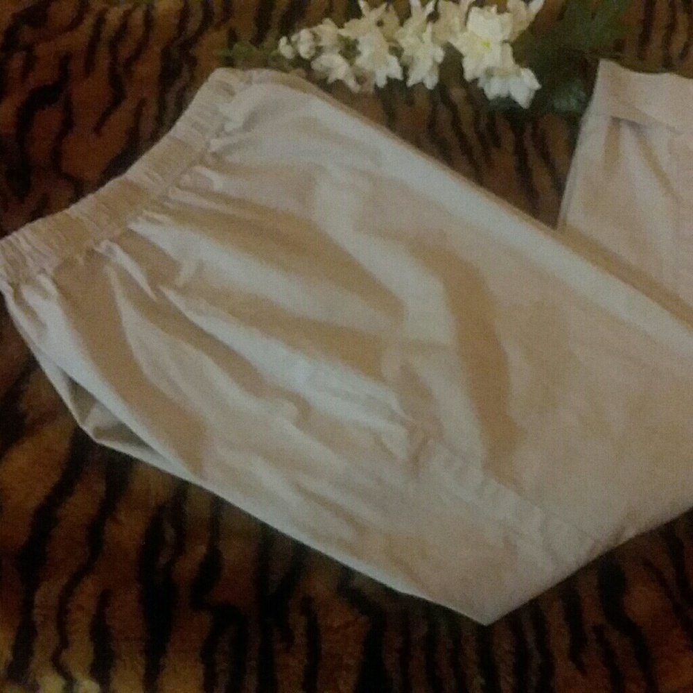 IN DUE  TIME MATERNITY CAPRIS Sz Med 3/$21